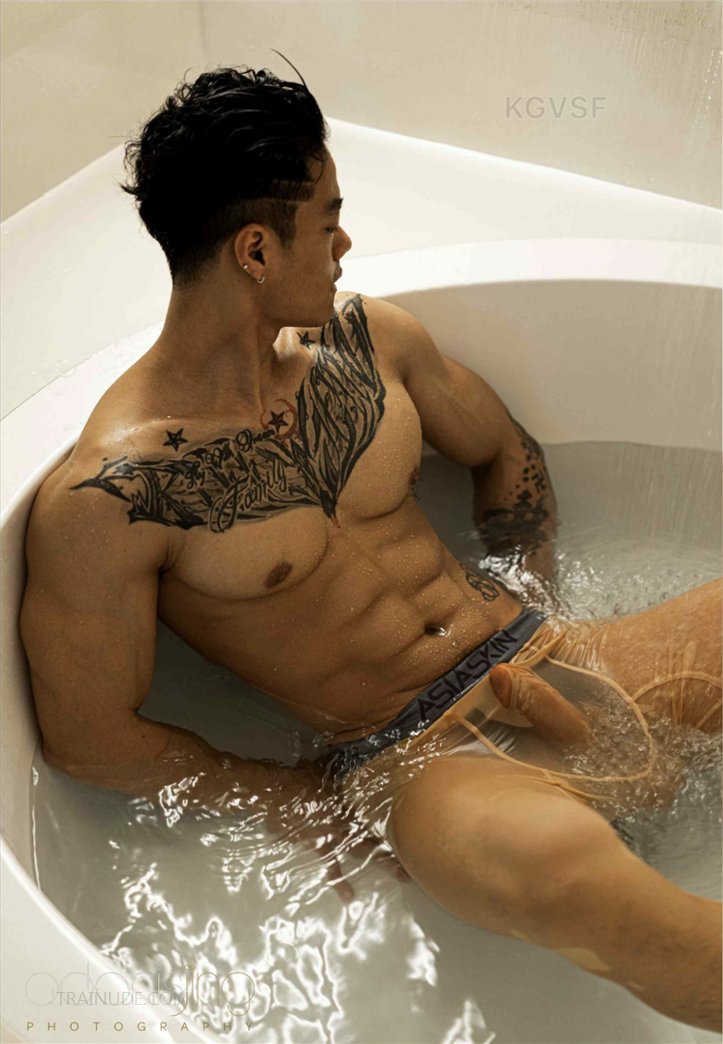gorgeous_guy tweet media