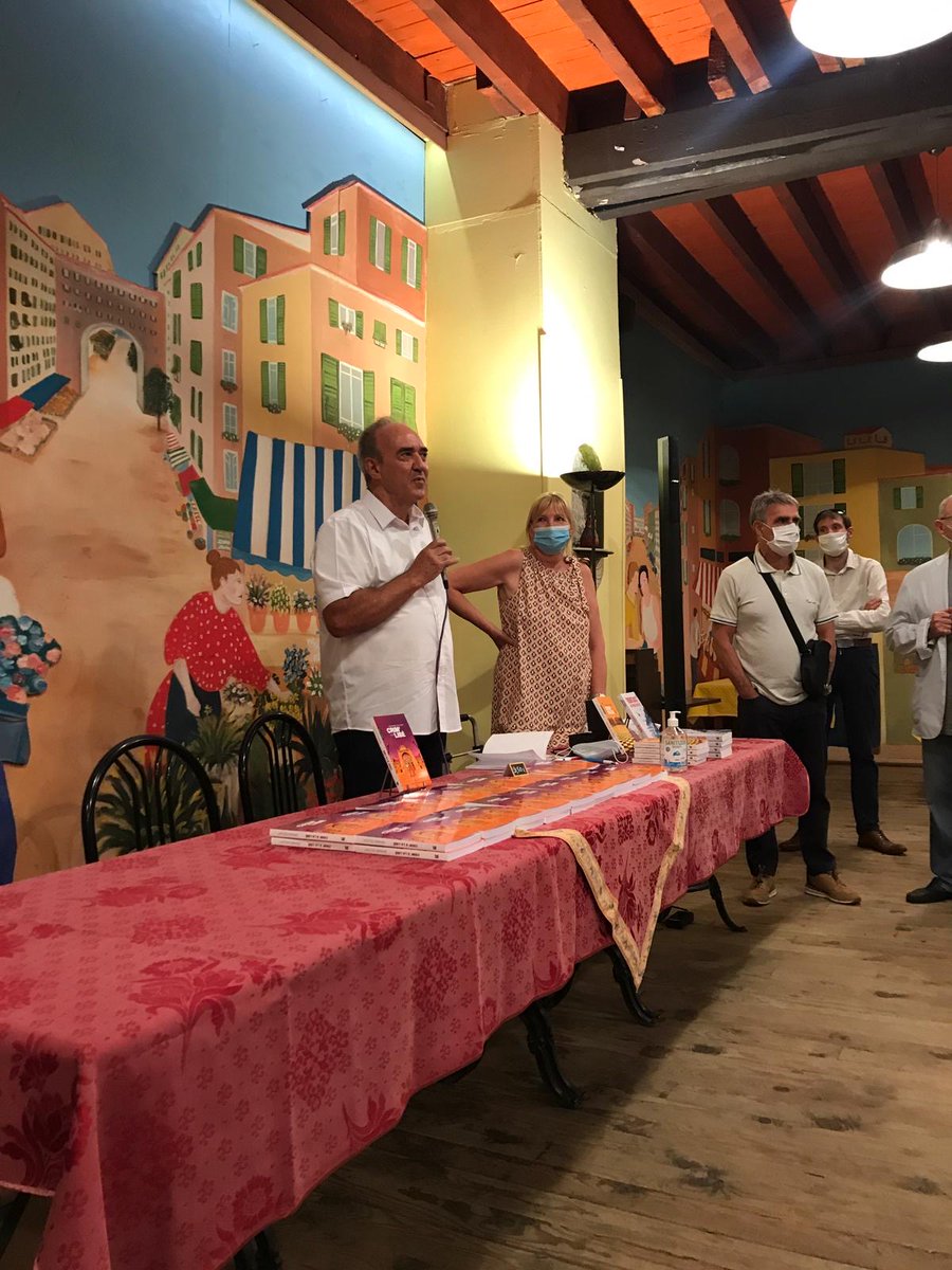 [Idée lecture]

Hier soir a eu lieu la présentation du roman de <a href="/BernardDeloupy/">Deloupy</a>. Nous sommes particulièrement fiers de retrouver notre agence dans la dernière partie de la saga 😇

#lecture #livre #roman #communication #agencedecom #agenceweb #cotedazur