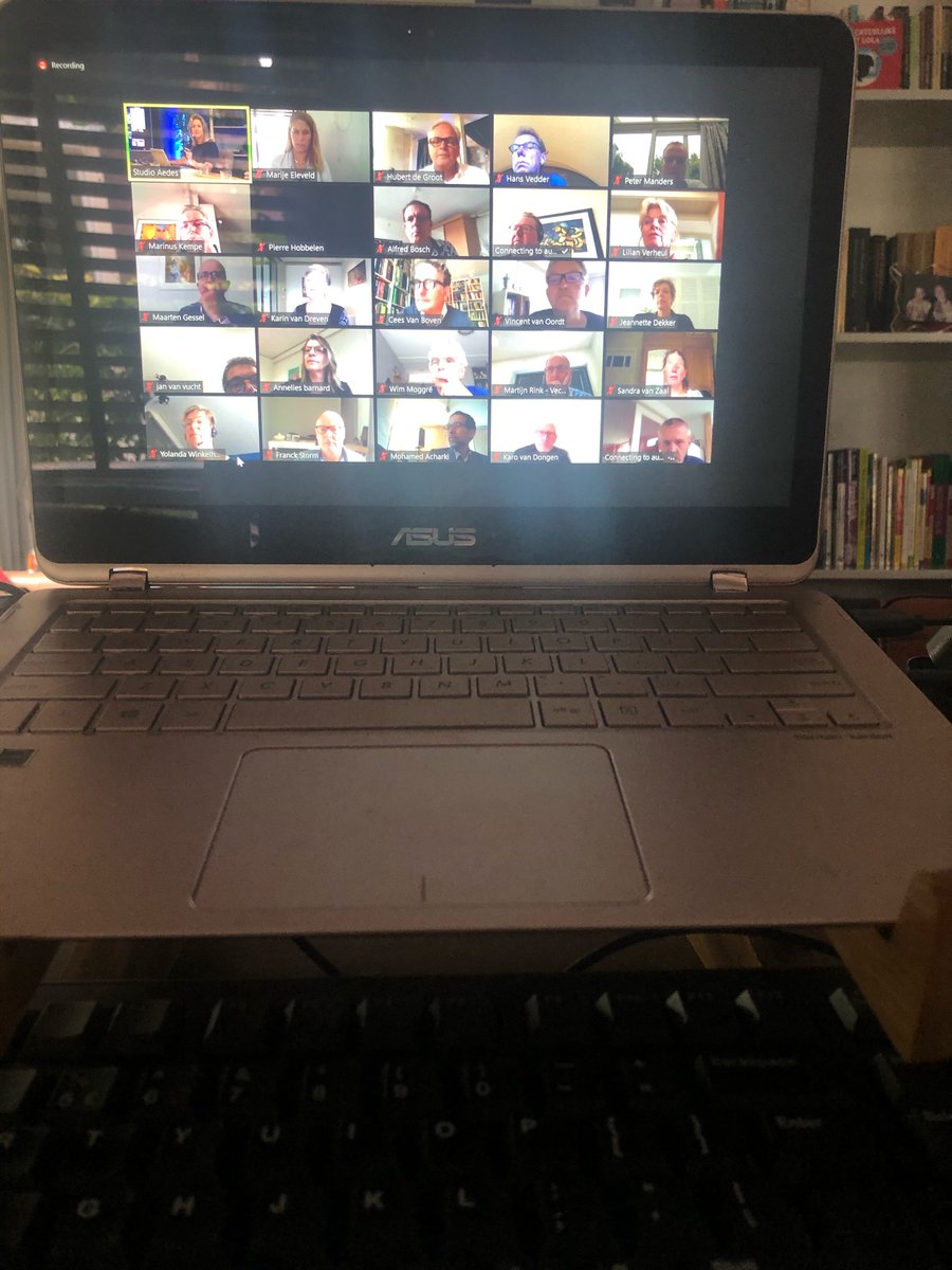 Met 125 collega bestuurders van woningcorporaties ingelogd bij in extra Aedes congres waar we gaan stemmen over nieuwe voorzitter