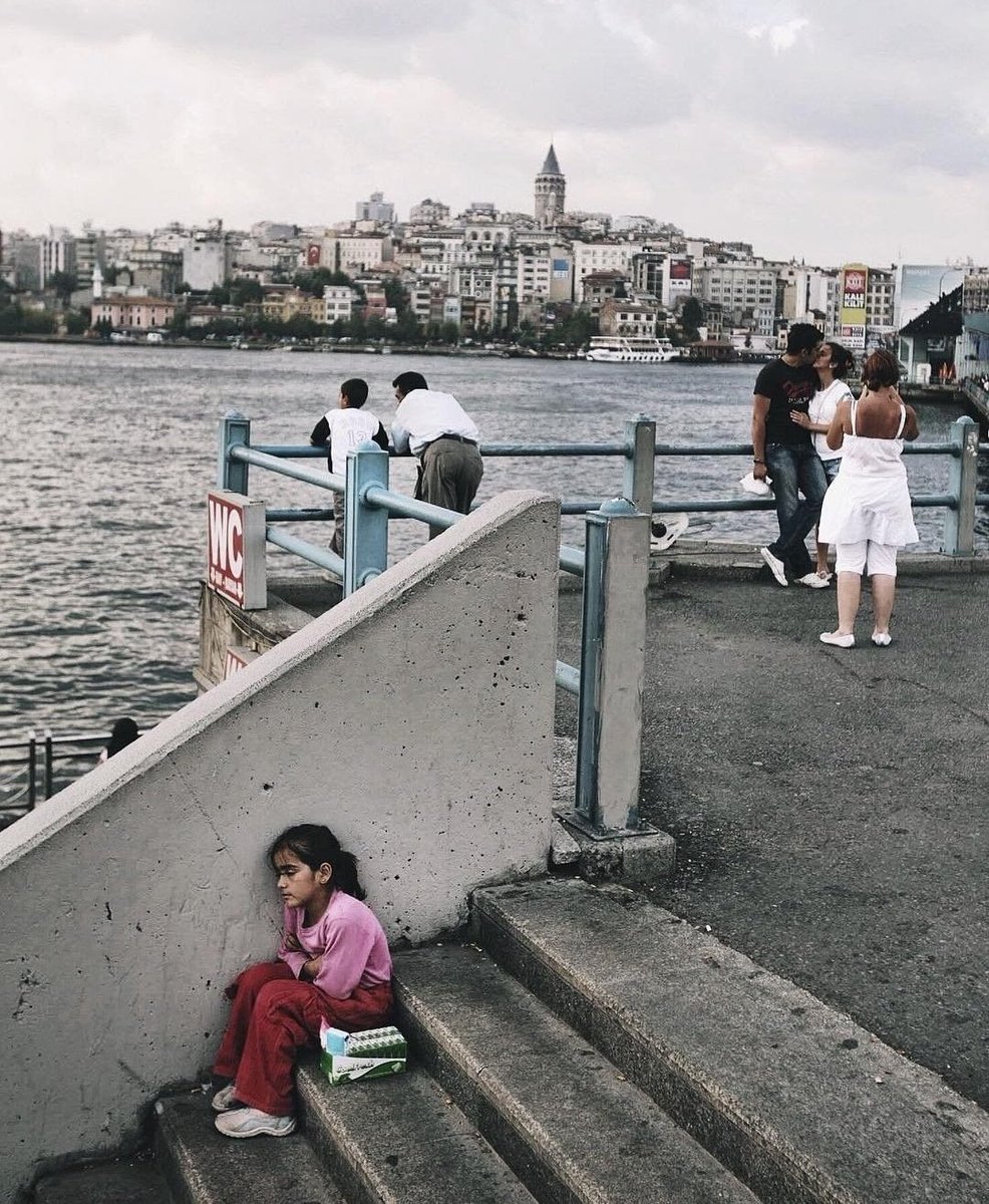 onderseren's tweet photo. Fotoya bak, fotodaki her insana ayrı film çekilir https://t.co/SGazY0vfuR