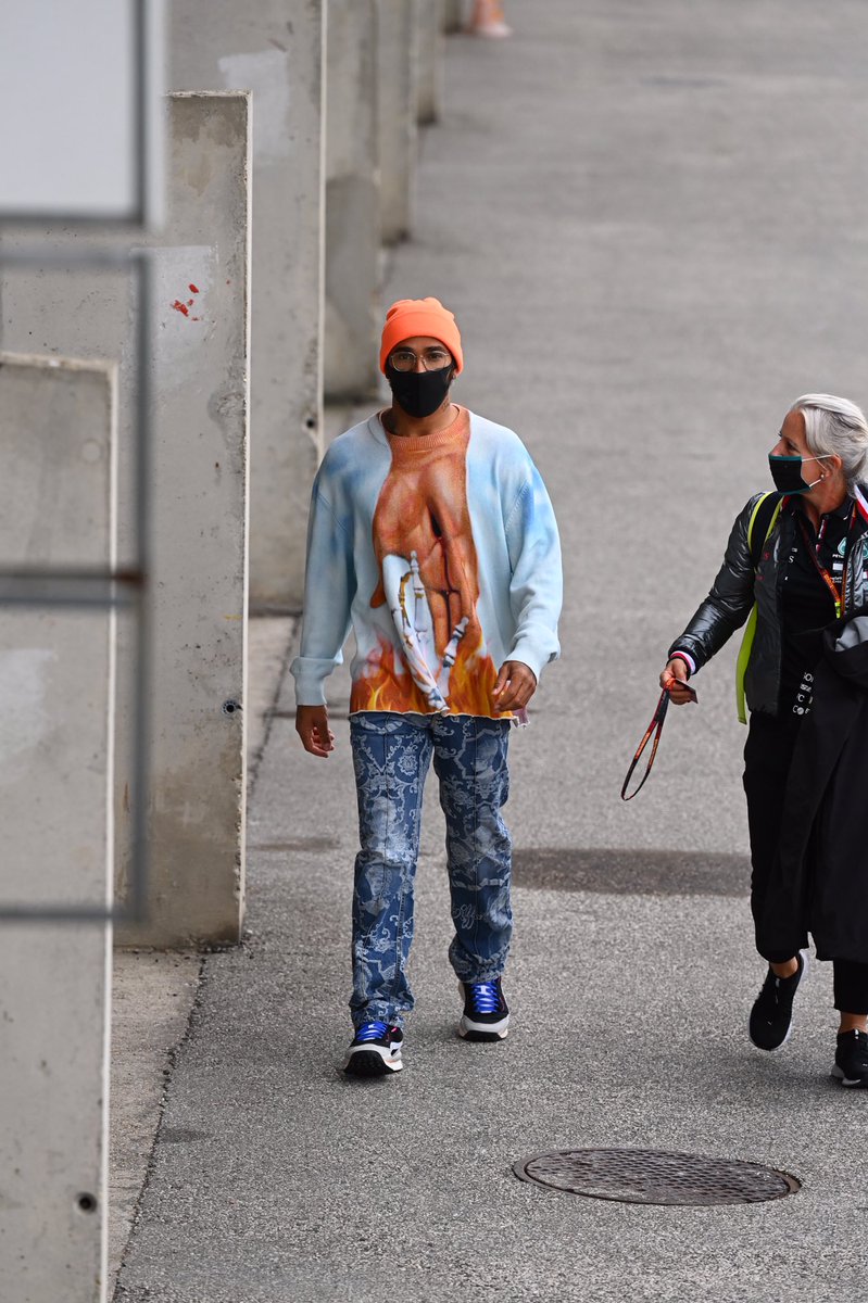marksutton65's tweet photo. Lewis arrives in his Orange Bernie hat &amp; new outfit this morning &amp; gets heat tested before entering the circuit👌🏻📷🏁 #lewishamilton #mercedeamgf1 #beenie #beeniehat #nikonD6 #heattest #hungary #budapest https://t.co/mayGTldh2q