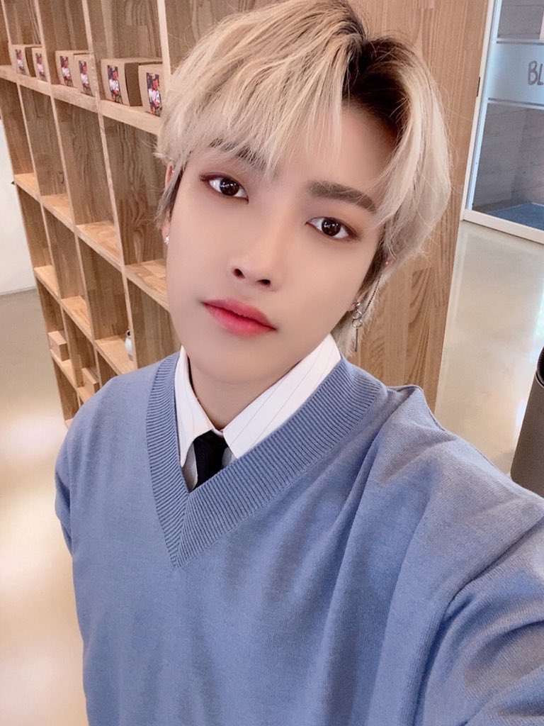 If you see this pls reply with hongjoong handsome and every other compliment i wrote in this thread  #JoongMyBestFriend