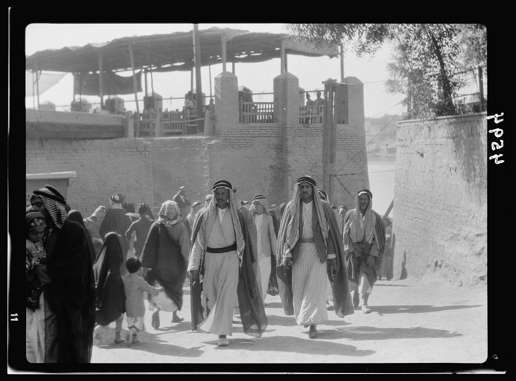 ReportsIraq's tweet photo. #Baghdad Streets and River #Tigris (#Dijlah). Early 1930s. #Iraq #History

#بغداد #دجلة #العراق https://t.co/kA5Bi6jA3X