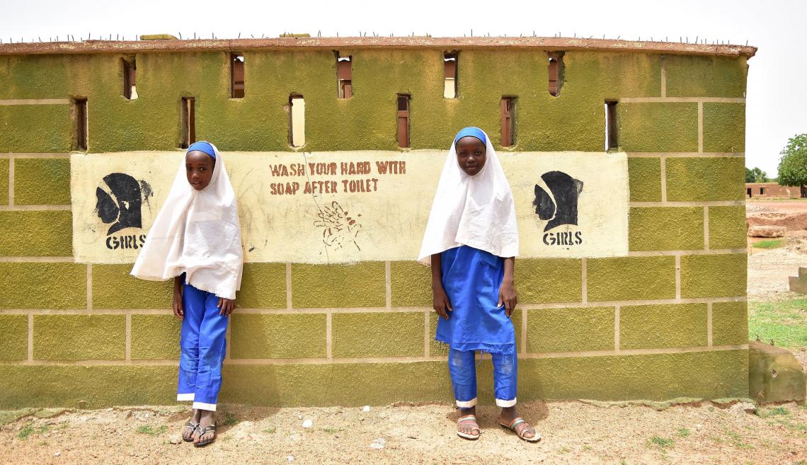 UNICEF_Nigeria's tweet photo. Open defecation contaminates the environment and spreads diseases like diarrhea, cholera, typhoid and dysentery. 

Using toilets🚽 and washing hands with soap🧼 is essential to keep children and families in good health. https://t.co/nTqfdcYHPi