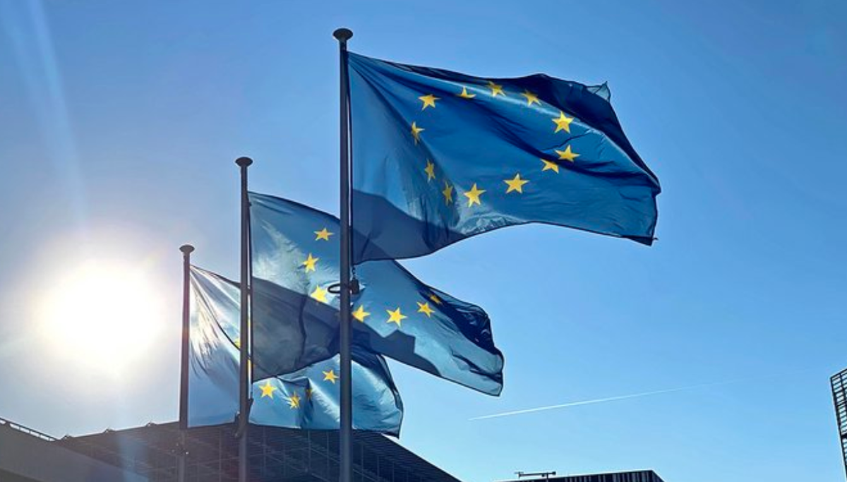 Europarl_EN's tweet photo. An ambitious EU long-term budget will be crucial to rebooting the economy and creating a green, digital and resilient Europe after Covid-19. Find out how → https://t.co/U1X6ZZAZ4K https://t.co/PTcZwyZAaj