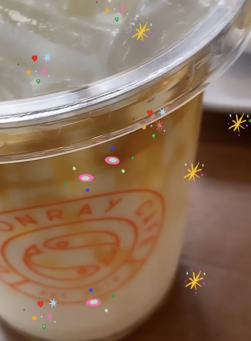 a_carrot_bagel's tweet photo. คาเฟ่ที่หนองคายก็น่านั่งเหมือนกันน้าเนี่ย พายก็อร่อย นมสดคาราเมลกินแน้วฟินมากโลยคั้บ( 🩰🤍🧄🧀🧤 ) https://t.co/FODSaXnG49