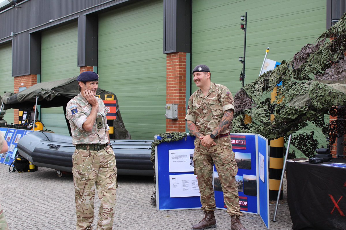 26EngineerRegt's tweet photo. Commander Field Army Lieutenant General Ivan Jones CB, himself a former Commanding Officer of 26 Engineer Regiment, visited soldiers from across the @Proud_Sappers. Elements of @25CSEngrGp were keen to present our capabilities up close. #OnceASapper #SapperStrong #FollowTheSapper https://t.co/KNtXFdm6Q9