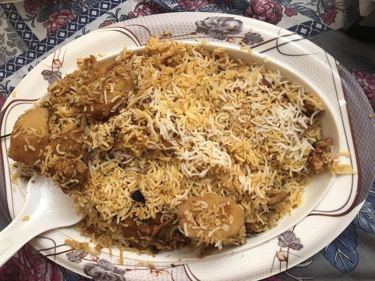 furqantsiddiqui's tweet photo. #KarachiKiBiryani on the set of Eid telefilm #RanchorelineKiRajjo for #AryDigital. @zkhan007 #TNIProductions https://t.co/MjJhNFQKDL