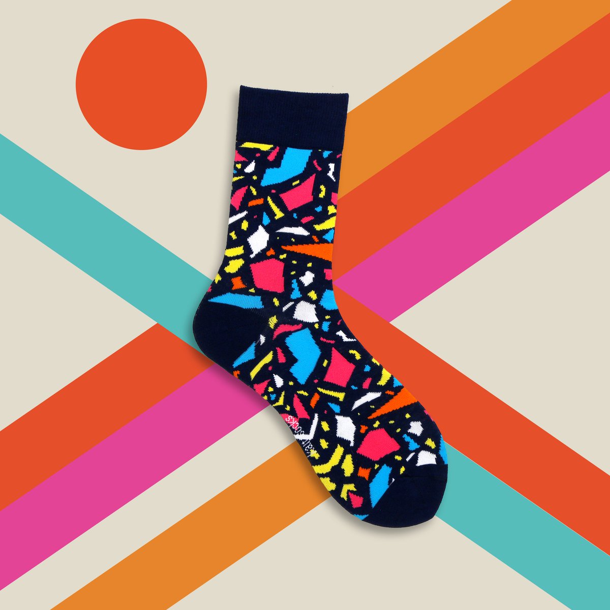 Irregular geometric design, combined with a variety of colors, no matter what clothing you wear, it is look well.#socks
kaitesocks.com