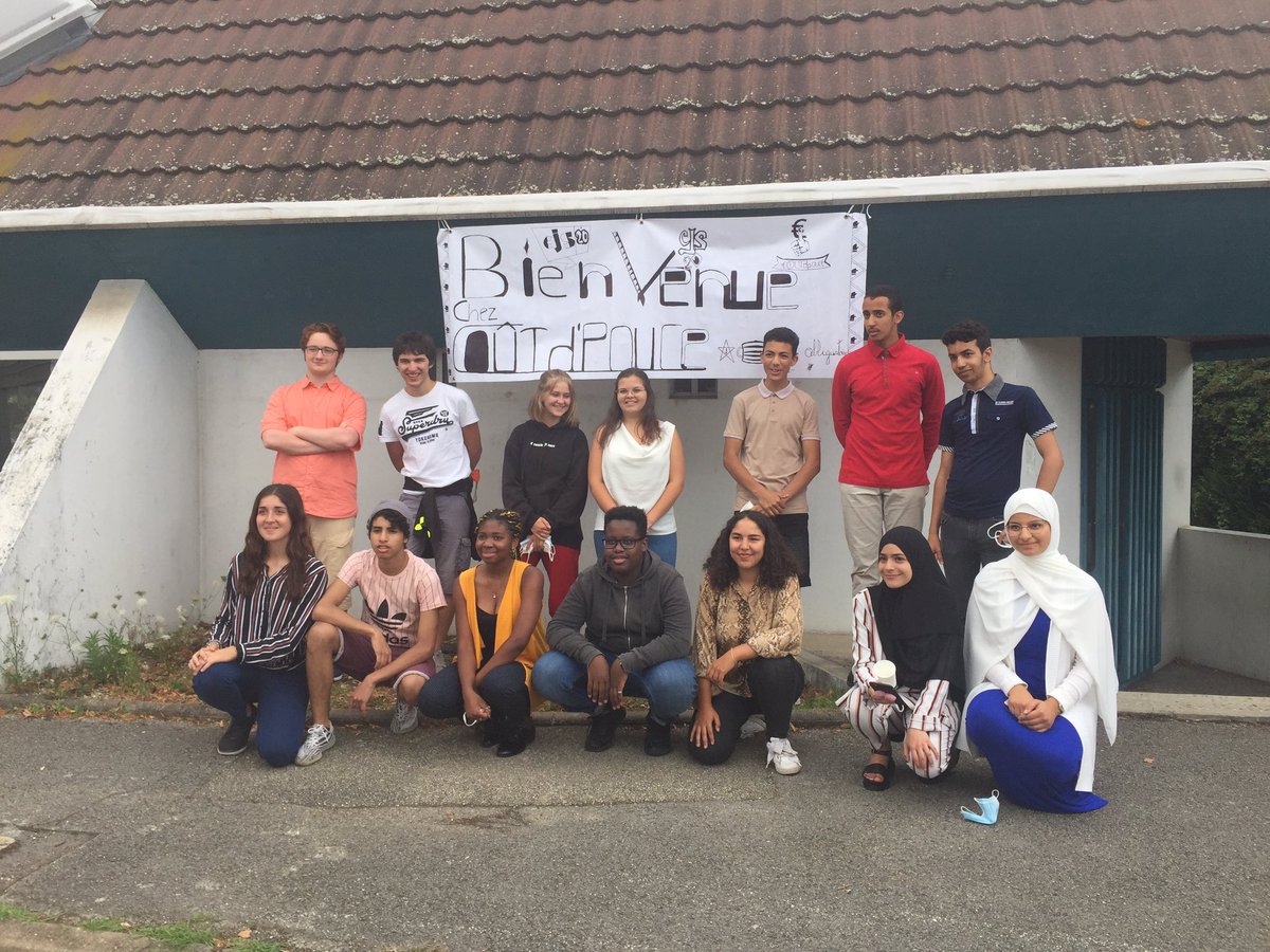 En tant que partenaire, Bourg Habitat participait hier à la cérémonie d’ouverture de la 2e #CJS de #bourgenbresse. 15 jeunes ont crée leur propre entreprise coopérative, qu’ils ont baptisé « Coût d’pouce », et la feront vivre tout l’été.
Contact : coutdpouce.cjs@outlook.fr