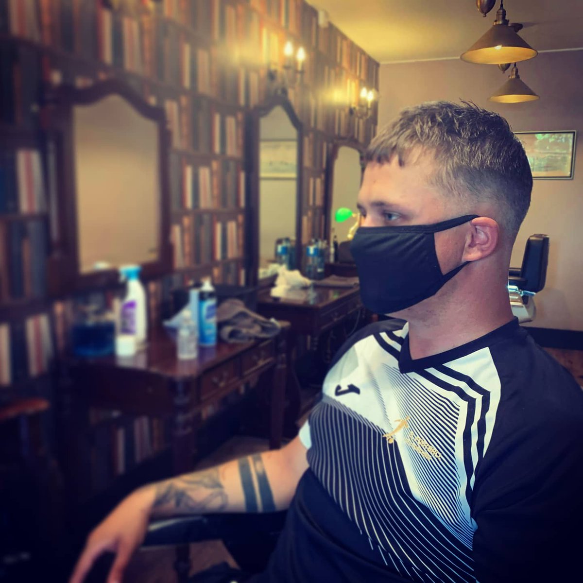 Sharp 'N' Short 🔥#FridayFeeling