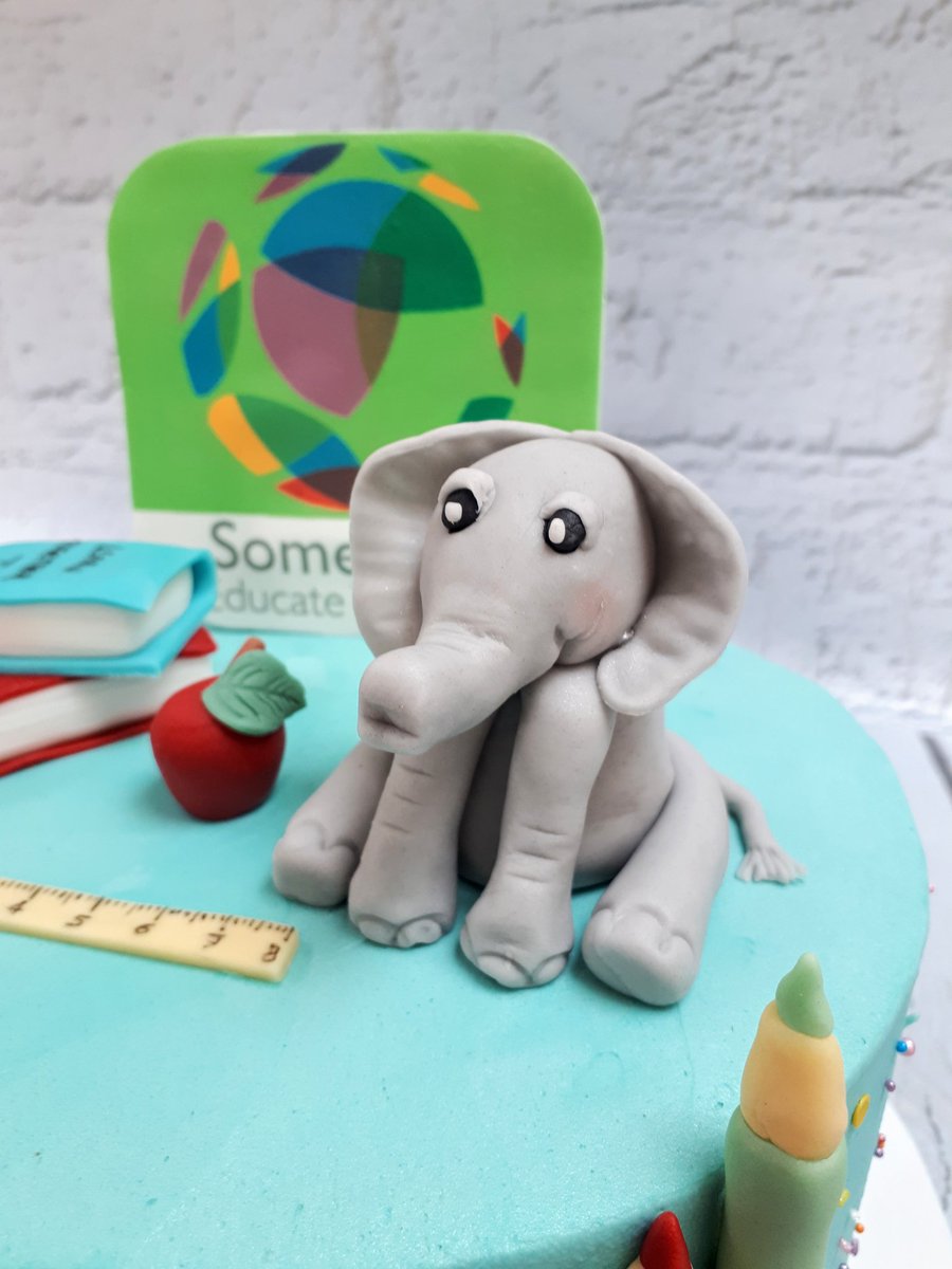 Laura's Kitchen Cakery tweet media