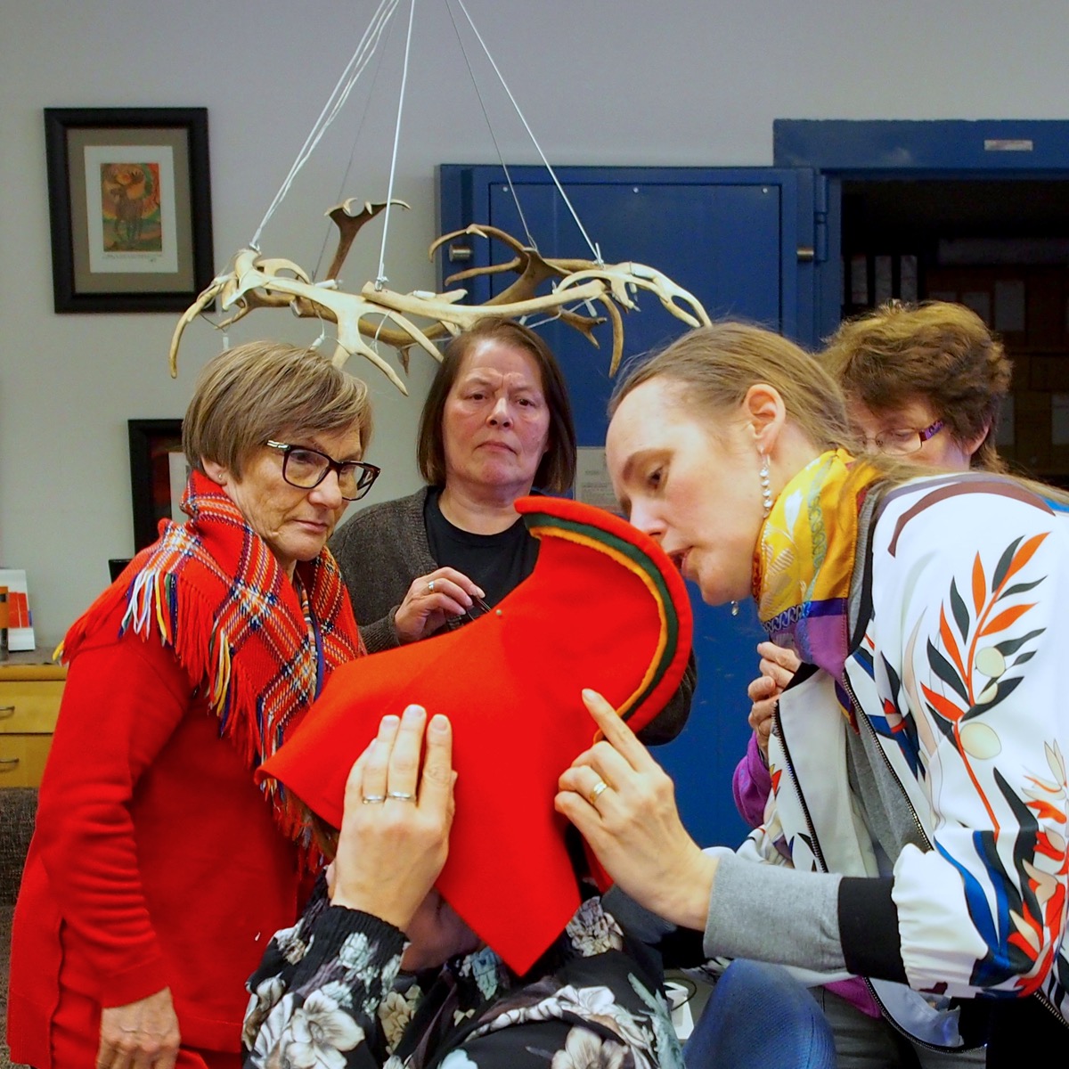 Pitt_Rivers's tweet photo. The foremothers’ hat of pride: find out how a project to reintroduce the traditional Saami hat ládjogahpir draws on @Pitt_Rivers historic photograph collections https://t.co/tKrklBBlVX https://t.co/l6elQHL9nZ https://t.co/U8Dt8FudV2