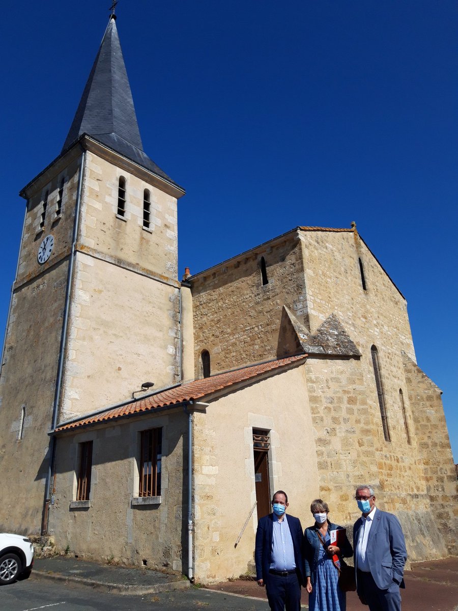 YvesAuvinet's tweet photo. Pour soutenir les mairies dans la préservation de notre patrimoine et édifices religieux, témoins de notre Histoire et de notre identité au cœur de nos 258 communes, le @DepVendee lance un nouveau dispositif d'aides techniques et financières à leur restauration ! https://t.co/eF0glYGQRg