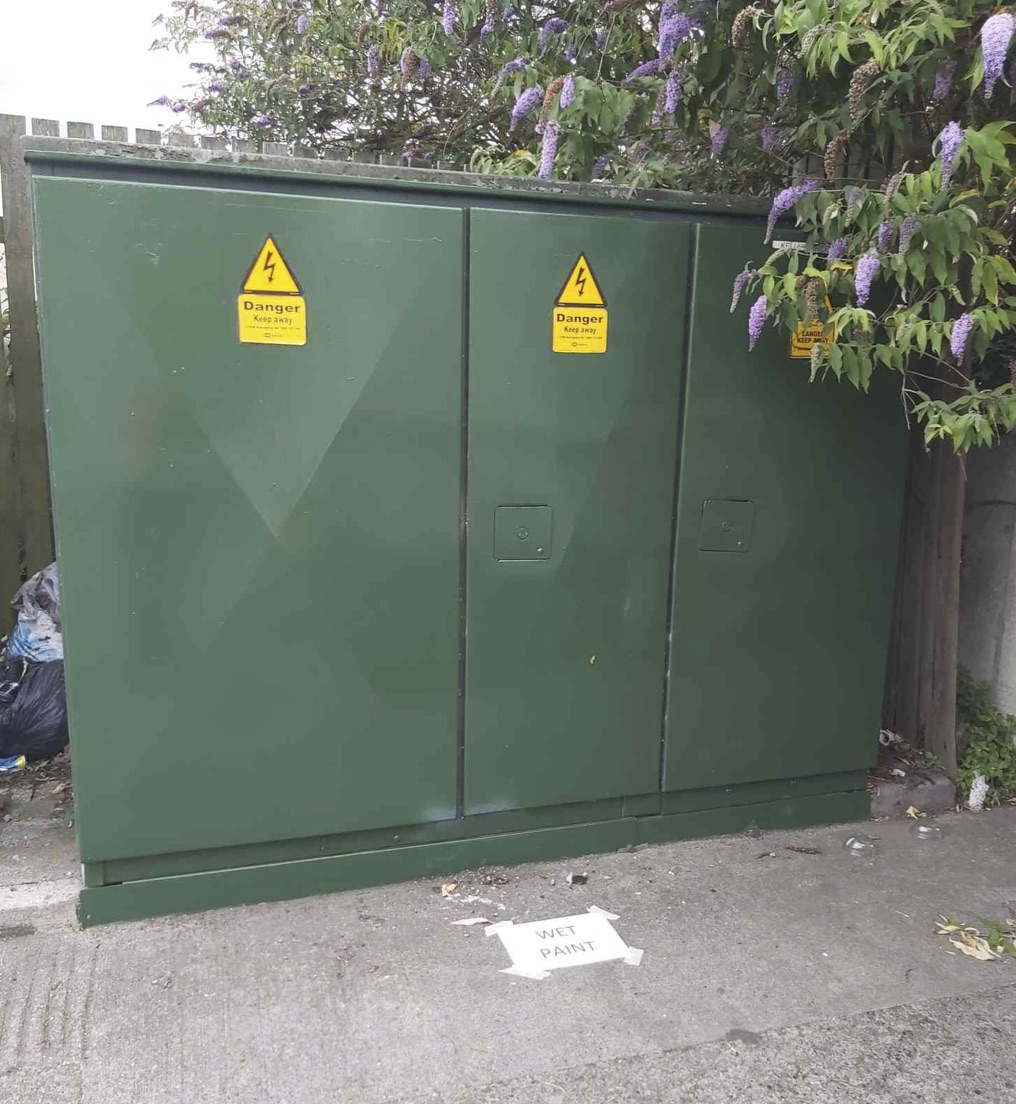 DCCartane_whall's tweet photo. Our graffiti removal experts were busy this week cleaning up utility boxes around the area. They’re back to looking their best again now. If you see any graffiti in the area that needs to be removed call 01-2228870 or email north.central@dublincity.ie. https://t.co/qfz3ybpY6m