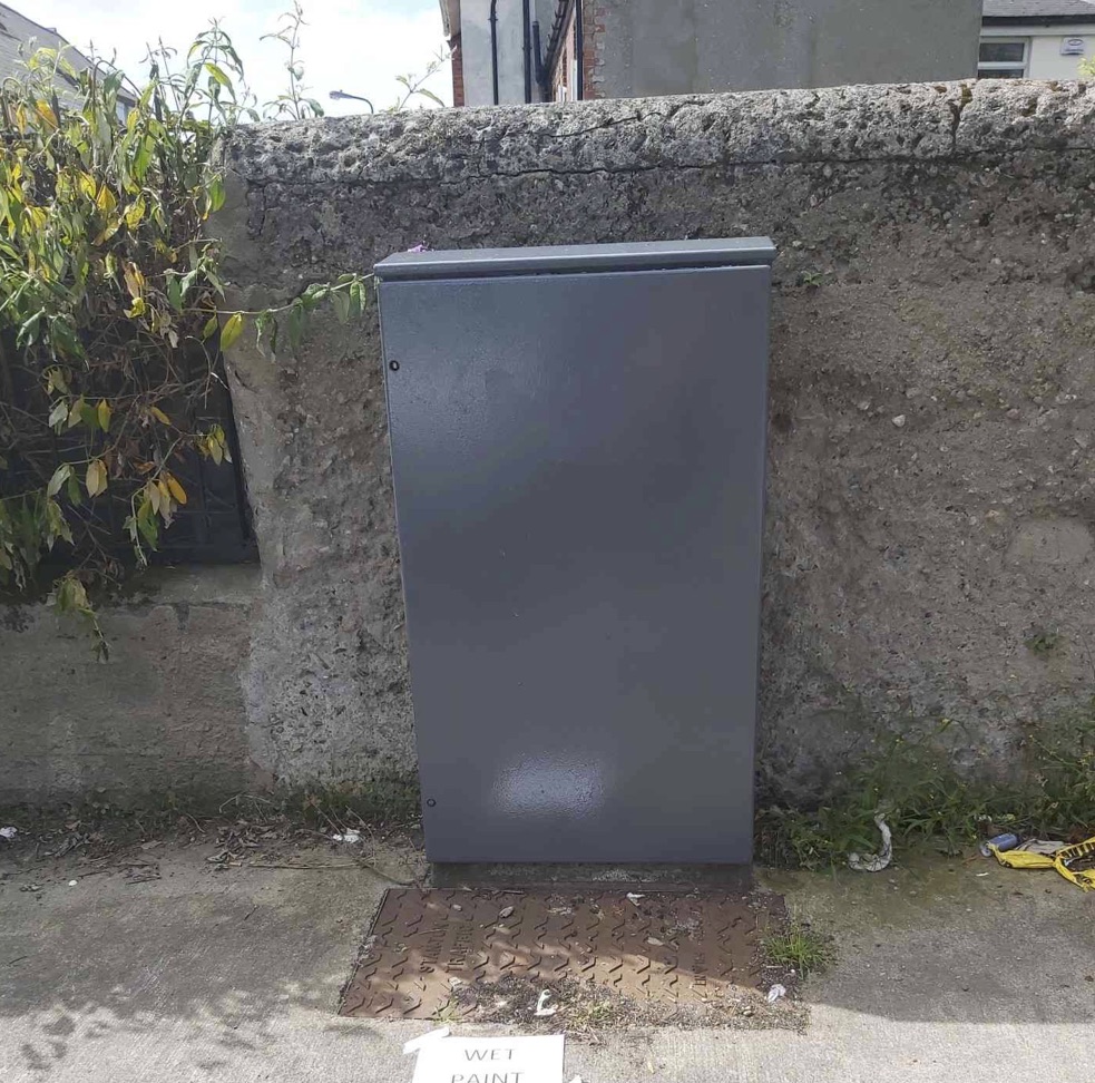 DCCartane_whall's tweet photo. Our graffiti removal experts were busy this week cleaning up utility boxes around the area. They’re back to looking their best again now. If you see any graffiti in the area that needs to be removed call 01-2228870 or email north.central@dublincity.ie. https://t.co/qfz3ybpY6m