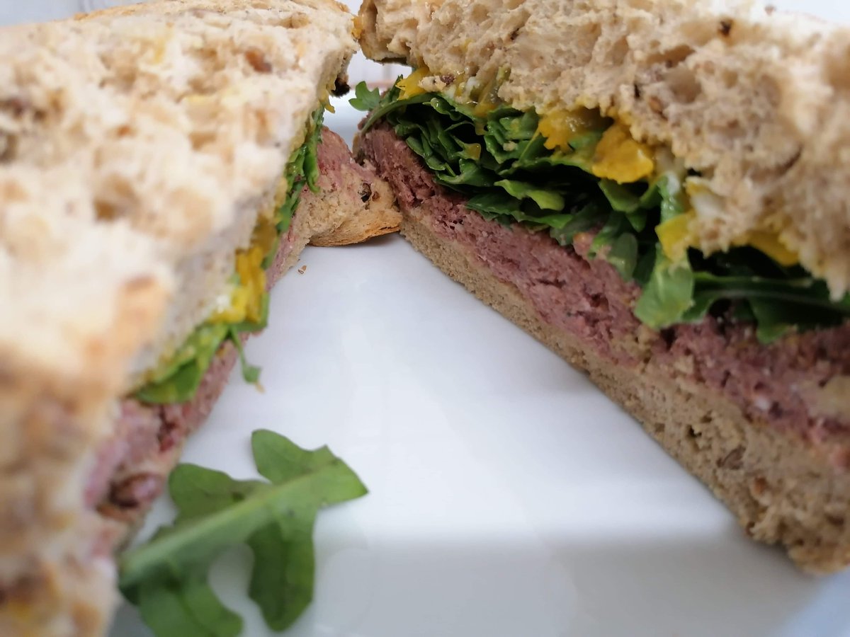 LCCNewsDesk's tweet photo. We had a busy lunch yesterday - and it was great! 

Celebrate the end of term with a Lansdown Lunch or later a burger from our outside kitchen! 

SCHOOL’S OUT FOR SUMMER! 

#upthedown #comeondown #nonmemberswelcome https://t.co/VWDl7YSKIW