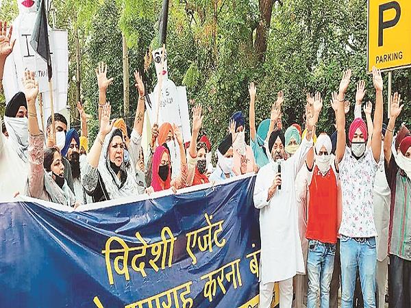 punjabkesari's tweet image. खालिस्तान की धमकी के खिलाफ सिखों का फूटा गुस्सा
m.punjab.punjabkesari.in/punjab/news/si…

#PunjabHindinews #khalistan #sikhprotest #GurpatwantSinghPannu