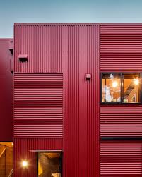 2NMPConcept's tweet photo. Take an interactive tour of Red House
#Creative #retreat #houses #RedHouse #designed #artist #percussionist #simplehouse #redexterior #vivid #contrast #architect #KenCrosson #CrossonArchitects #ironcladding #alternating #vertical #horizontal #patterns
https://t.co/H8EWcdaKvL https://t.co/bpTFJMTEDK