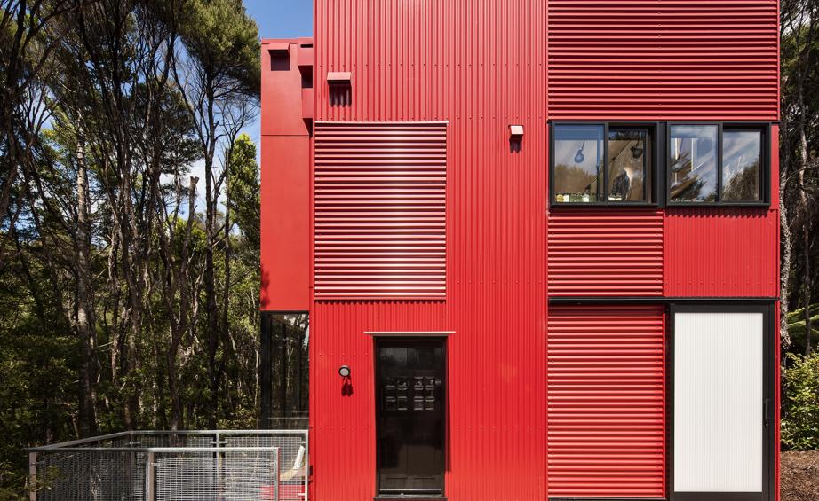 2NMPConcept's tweet photo. Take an interactive tour of Red House
#Creative #retreat #houses #RedHouse #designed #artist #percussionist #simplehouse #redexterior #vivid #contrast #architect #KenCrosson #CrossonArchitects #ironcladding #alternating #vertical #horizontal #patterns
https://t.co/H8EWcdaKvL https://t.co/bpTFJMTEDK