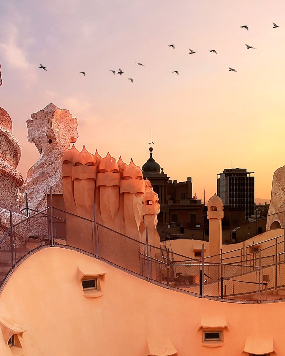✨ #SORTEIG ✨ Regalem 2 entrades dobles per visitar <a href="/LaPedrera_BCN/">La Pedrera-Casa Milà</a> a partir de les 19 h i gaudir de la posta de sol amb una copa de cava inclosa al terrat dels guerrers de La Pedrera 💖 Per participar:
1️⃣ Fer like al post!
2️⃣ Fer RT! 
timeout.cat/barcelona/ca/l…