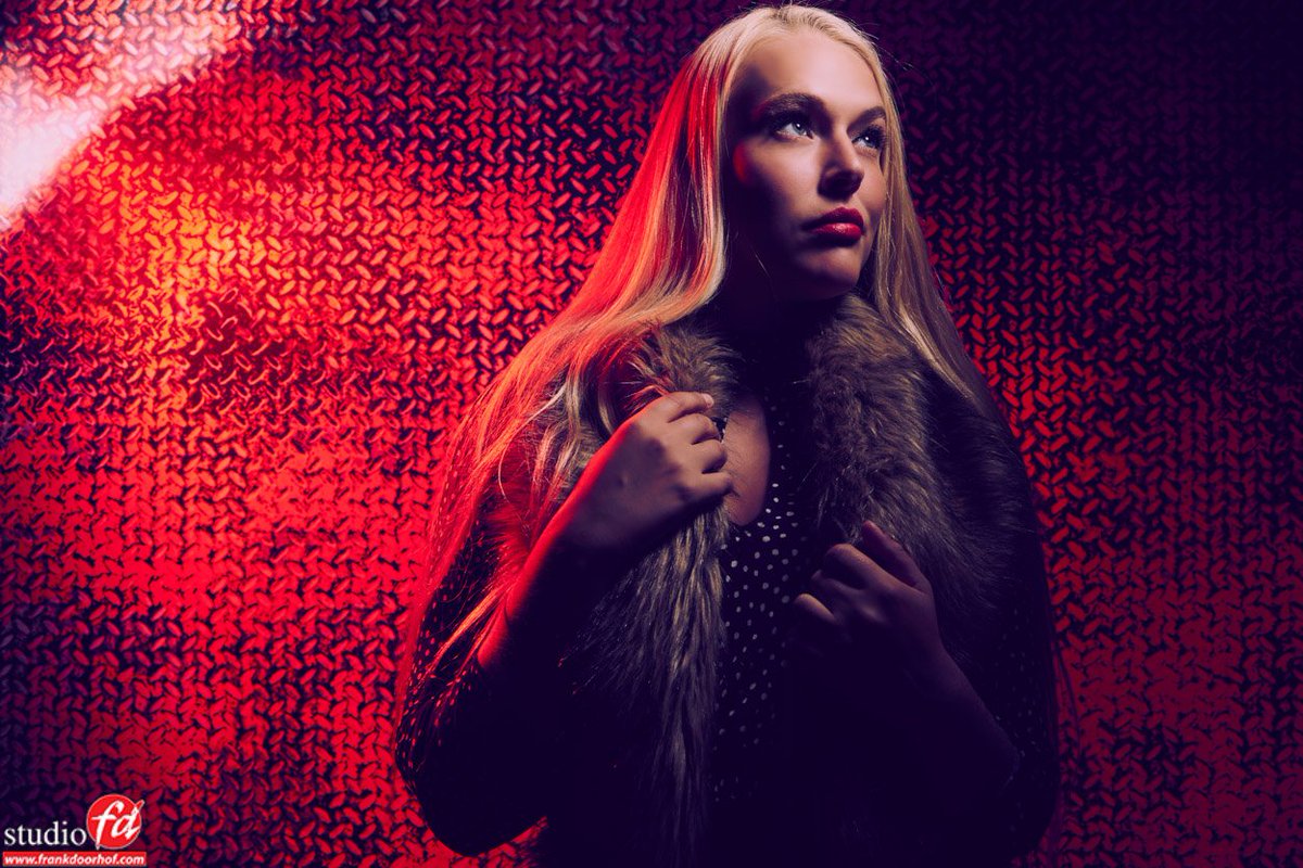 frankdoorhof's tweet photo. Results from digital classroom with Malisa
#nissin speedlights
#clickpropbackdrops
#rogue #flashbender #frankdoorhofflashbender https://t.co/7nZKNDLQWl