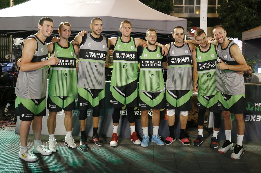 3x3SBT's tweet photo. ¡Lo volvieron a hacer! 🔝

⛹️‍♀️ Hace un año @NoSpainNoGame se coronaba en la capital 

Partidazo ante la selección ucraniana 🇺🇦 que les dio el segundo título del @3x3series 🏆🏆

🙌 @nachomartin83 @SergiPino9 #DelaFuente #IsmaelSanchez 

@FBCyL @JohnSmithSport @BaloncestoESP https://t.co/6KYiuqItzP