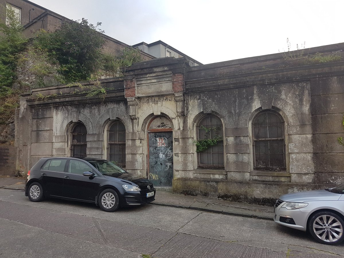 particularly sad to see this amazing old  #Cork building crumbling, so much character, beautiful aesthetic, makes no sense it is being left to collapse, should be part of a  #culturalheritage tour of the city  #socialcrime  #corkcc  #regeneration  #Ireland  #value  #sustainability