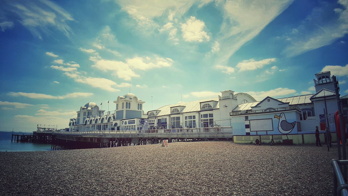 TJSSouthsea's tweet photo. Some fabulous weather the past couple of days. This photo was sent in by one of our lovely followers. #southseaseaside #summerimages #portsmouthlife https://t.co/dKW5qTZYlK