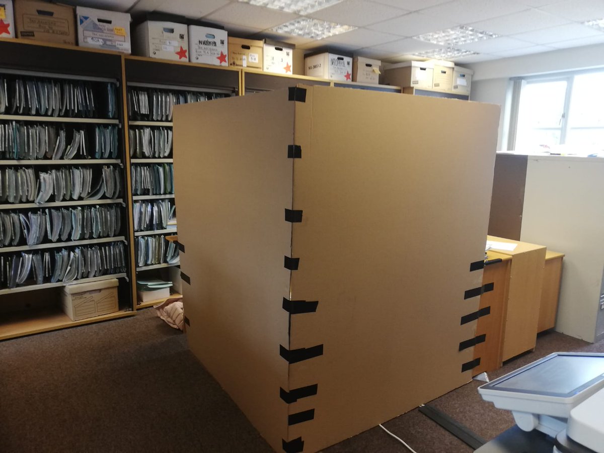 URnotdoingyojob's tweet photo. @BBCRadioStoke 
This is a desk in an office in Hanley, the boss said he couldn't afford perspex! https://t.co/QeAG2gASyT