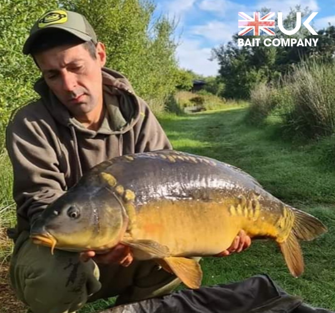 🔥CLASSIC COMBO🔥

Team member Michael Wood had this lovely mirror on a recent session along with another 3 fish. A mixture of SA-1 and FIX-8 doing the business for Michael. 👌🎣👍
#UKBAITCOMPANY
#SA1
#FIX8
#PRONUT
#VIPPARTICLE
#HYDROBAITSOAK
#WHENQUALITYMATTERS