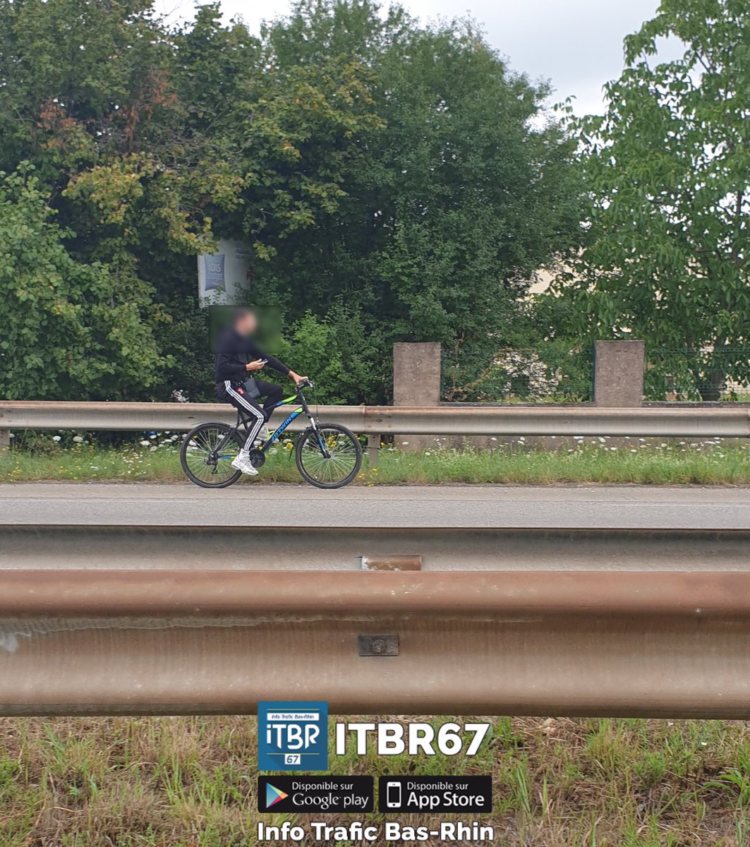 ITA6768's tweet photo. D1083, #Fegersheim, entre le magasin Grand Frais et le croisement vers #Lipsheim. Cycliste circulant sur le bas-côté, prudence.
Précisions : D’après nous il n’y a pas d’interdiction de circulation à cet endroit mais cela reste un axe très fréquenté et accidentogène. https://t.co/WcZBsTY6UX