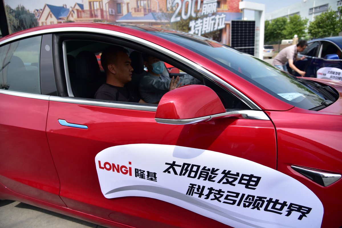 longi_solar's tweet photo. As a world leading #solar technology company, #LONGi puts just as much effort in designing incentives and promotions that are aligned to the company’s core value to contribute to a greener, better tomorrow.
#SolarforSolar #SustainableEnergy https://t.co/v5BDKL8foQ