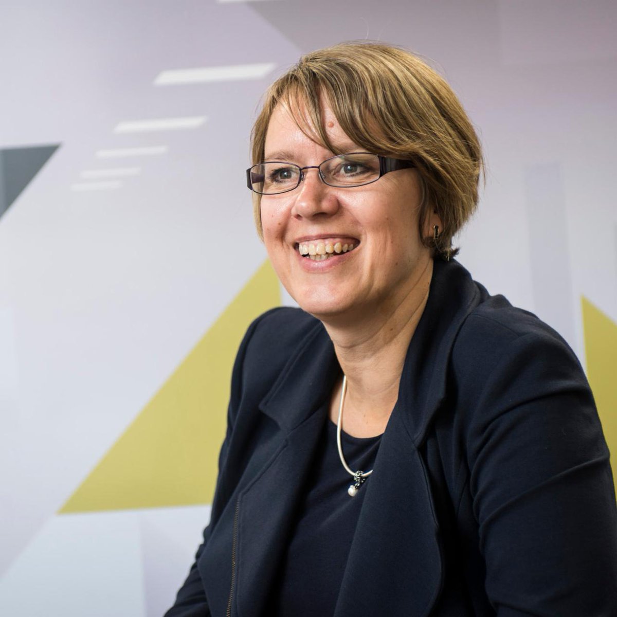 Shoosmiths's tweet photo. LISTEN with no download required - In the last of our podcast series, our partner Judy Fawcett and Andrew Wells, partner &amp; head of @AllsopLLP Leeds discuss preparedness for sale issues on private rented sector: https://t.co/KmbaJgDg9n #RealEstate #RetailConsumer #Living #COVID19 https://t.co/QmmDtoE7qe