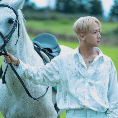 pnp___ravi's tweet photo. # NewProfilePic

(แวะมาแจ้งข่าวค่า 🥰 ทั้งนี้เจ้าปรวีร์ไม่ได้ต่อ ปณภ. ซีซั่น 3 นะคะ สตอรี่หลังจากเรียนจบจะไปเที่ยวและเรียนโทต่อที่ต่างประเทศ จะกลับไทยถาวรเมื่อไหร่ยังไม่ทราบ พี่เขายังเป็นผู้ดูแลร้านกลาย ๆ เหมือนเดิม เพียงแต่ตัวไม่อยู่ไทยแล้วเท่านั้นเอง +) https://t.co/vzmkNNRaYV