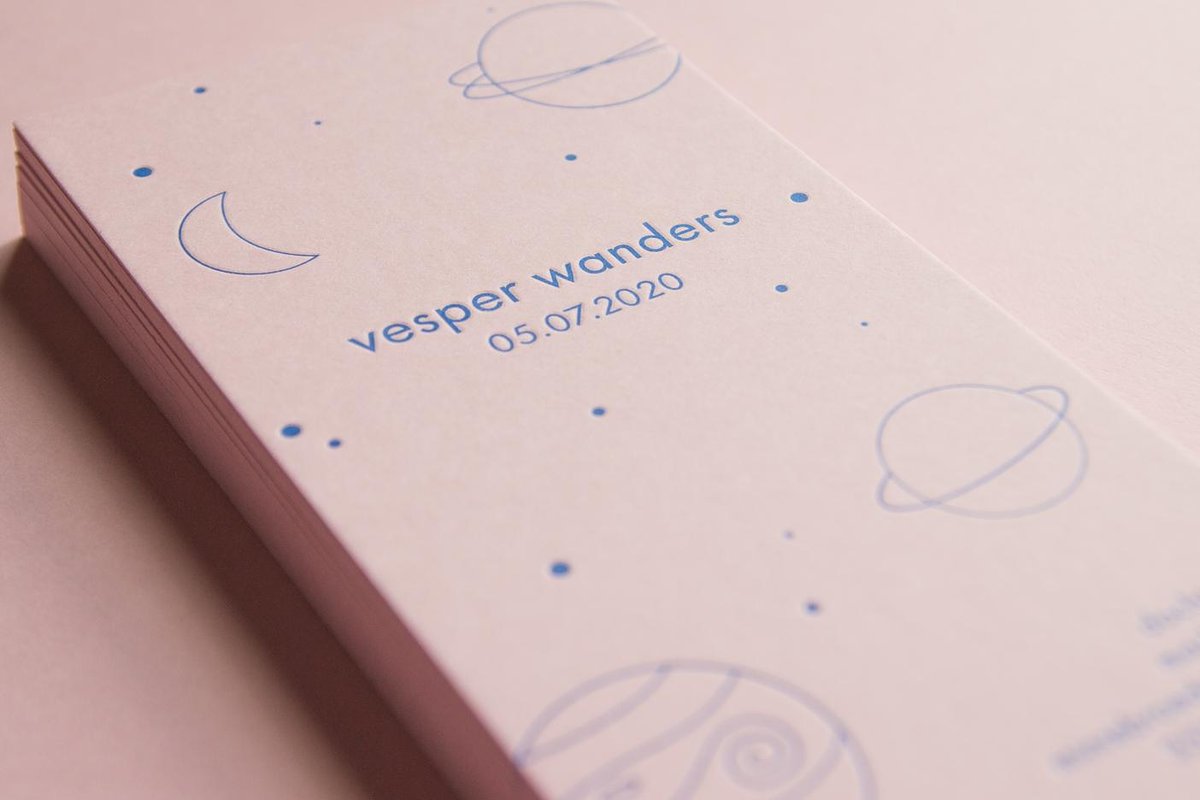 Nu al een van m'n favorieten van dit jaar! #letterpress op <a href="/colorplanpapers/">GF Smith Colorplan</a> candy pink