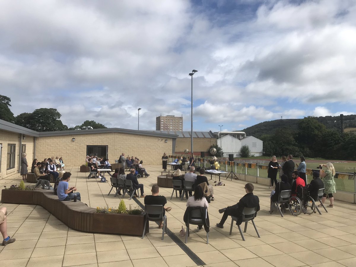 FINAL SCORE!
@RavenscliffeHS 13 #COVID__19 0
13 of 16 Year 14 #school Leavers at our school scored a big win today against #Coronavirus 
We sent them off in style! ...... with the celebrations they deserved and with full safety 👏WE WILL MISS YOU! Well done #NGU👏