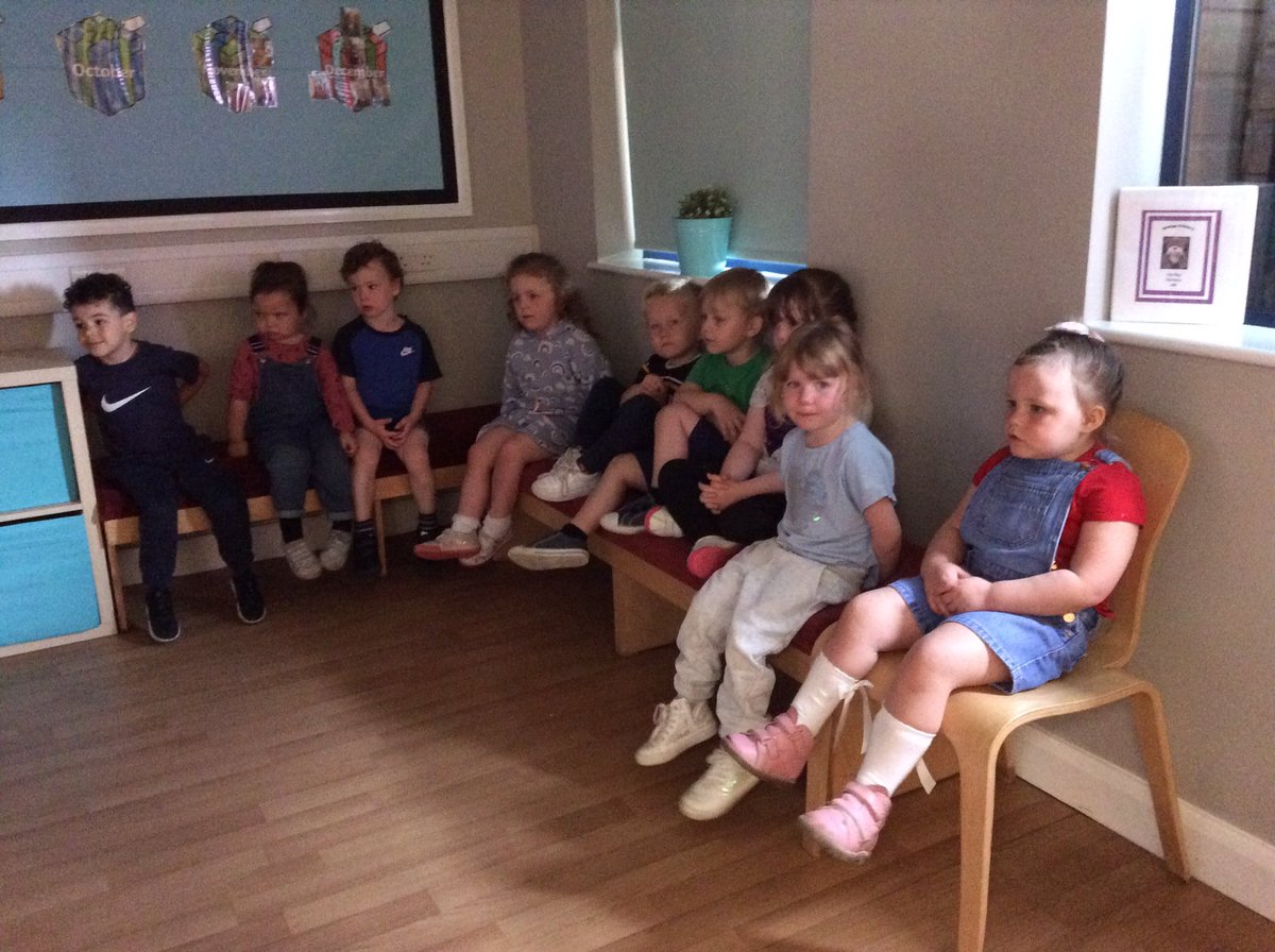 Last morning in our bubble. A bit of chill out time after playing with the dinosaurs outside 🦖🦕