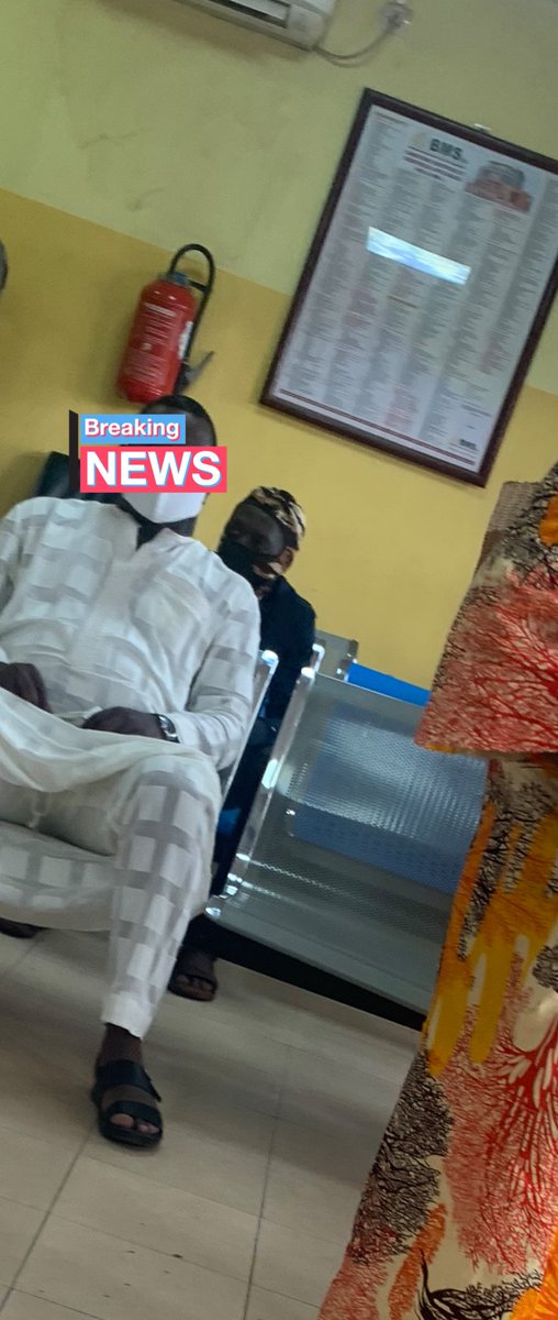 C’est au Mali que tu vois un Homme en cagoule dans la Banque. #BMS_SA #BNDA #UBA  #CORISBANK #BOA #BSIC