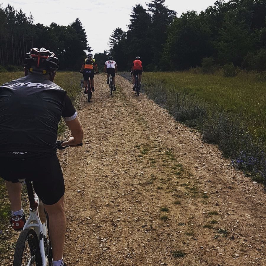 thetourofcambs's tweet photo. A morning on the gravel.... it’s so nice to have a bit of a change from the road!
Where are your rides taking you this weekend? Tag us in your ride pics.
#notimetostandandstare #tourofcambs #cyclinguk #cycling #cyclingteam #cyclinglife #gravelride #cyclingphotos #cyclingpics https://t.co/IqIH4lncNP