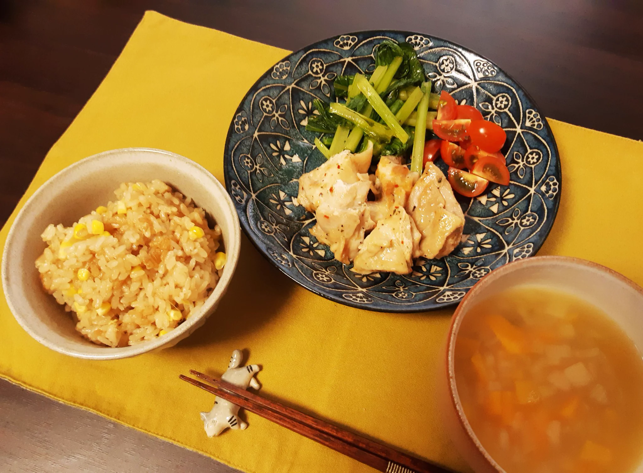 今日の夕飯は山本ゆりさんの
コーンごはん🌽でした♪
めっちゃ美味しかった😊💕  