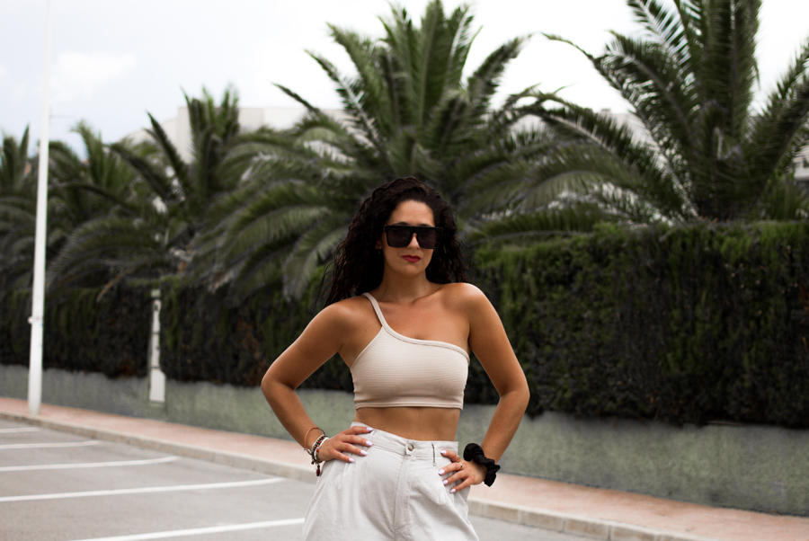 MarayAlvarez's tweet photo. New #post! con un #look muy yo y con una prenda bellísima de @FemmeLuxeFinery ♡ "Asymmetric Summer" https://t.co/OdKOx0vIli #moda #vogue #style #blogdemoda #streetstyle #bloggers #fashionblogger https://t.co/uQ7BMiE7YQ