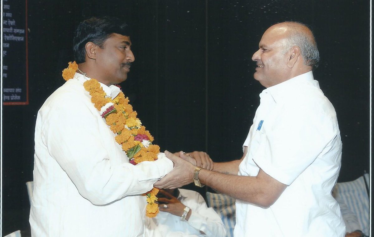 LohiyaMeghraj's tweet photo. भाजपा के राष्ट्रीय महासचिव श्री @PMuralidharRao जी को जन्मदिन की हार्दिक बधाई एवं शुभकामनाएं। https://t.co/eoMu9RoQcN