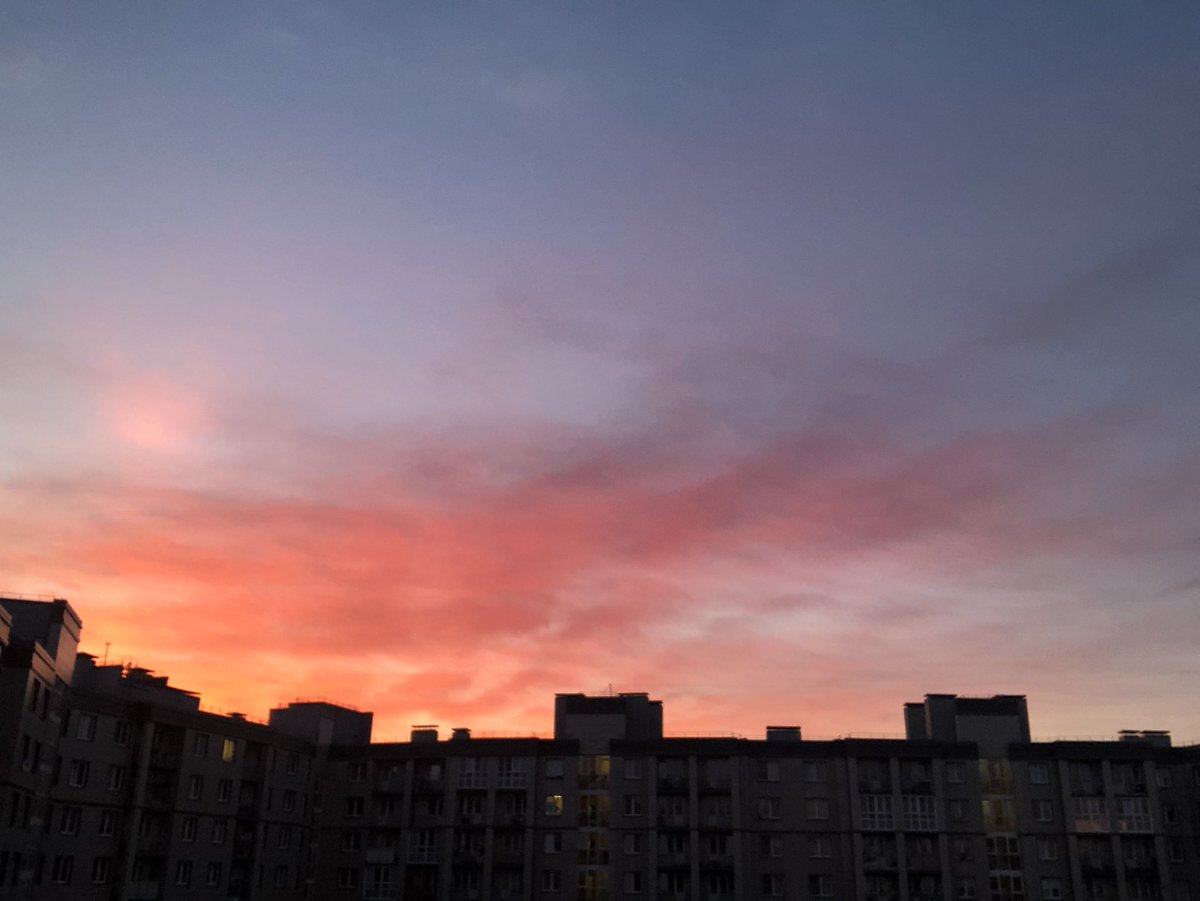 vika5812's tweet photo. Слишком 😻 https://t.co/EUcXGfZDag