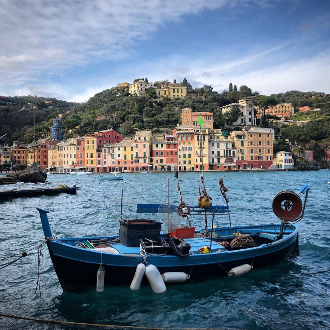 port_wear's tweet photo. Buongiorno 🎣
Postez vos plus belles photos de port avec #BalanceTonPort, on les partage chaque semaine
#Sailing #Nautisme #Portofino #Clothing #Yachting #Italy  #Vetements #Buongiorno Credit: @chloemyrtille https://t.co/SHnbYY2Z1e