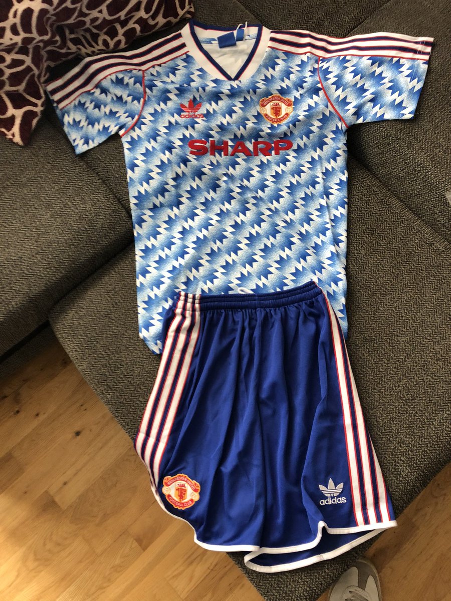 kenwills76's tweet photo. @GOJerseyShop2 recieved this for my boy this morning, free for being a regular - top class quality as always 👍 https://t.co/AR0ONFS9es