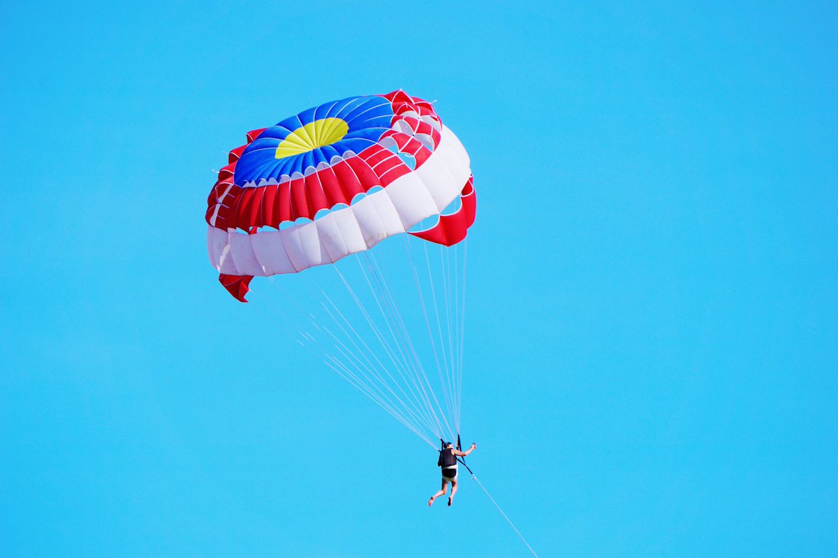 byroberteklund's tweet photo. #byroberteklund #photography #SonyA6000 #sonyalpha #sonyalphaphotography #sonyalphaphotos #roberteklund #kohsamui #thailand #kosamui #chaweng #chawengbeach #beach #beachlife #view #beachvibes #parasailing #parascending #parakiting #sport #goodmood #wanderlust #travel #nofilter https://t.co/LL6xYAsJrb