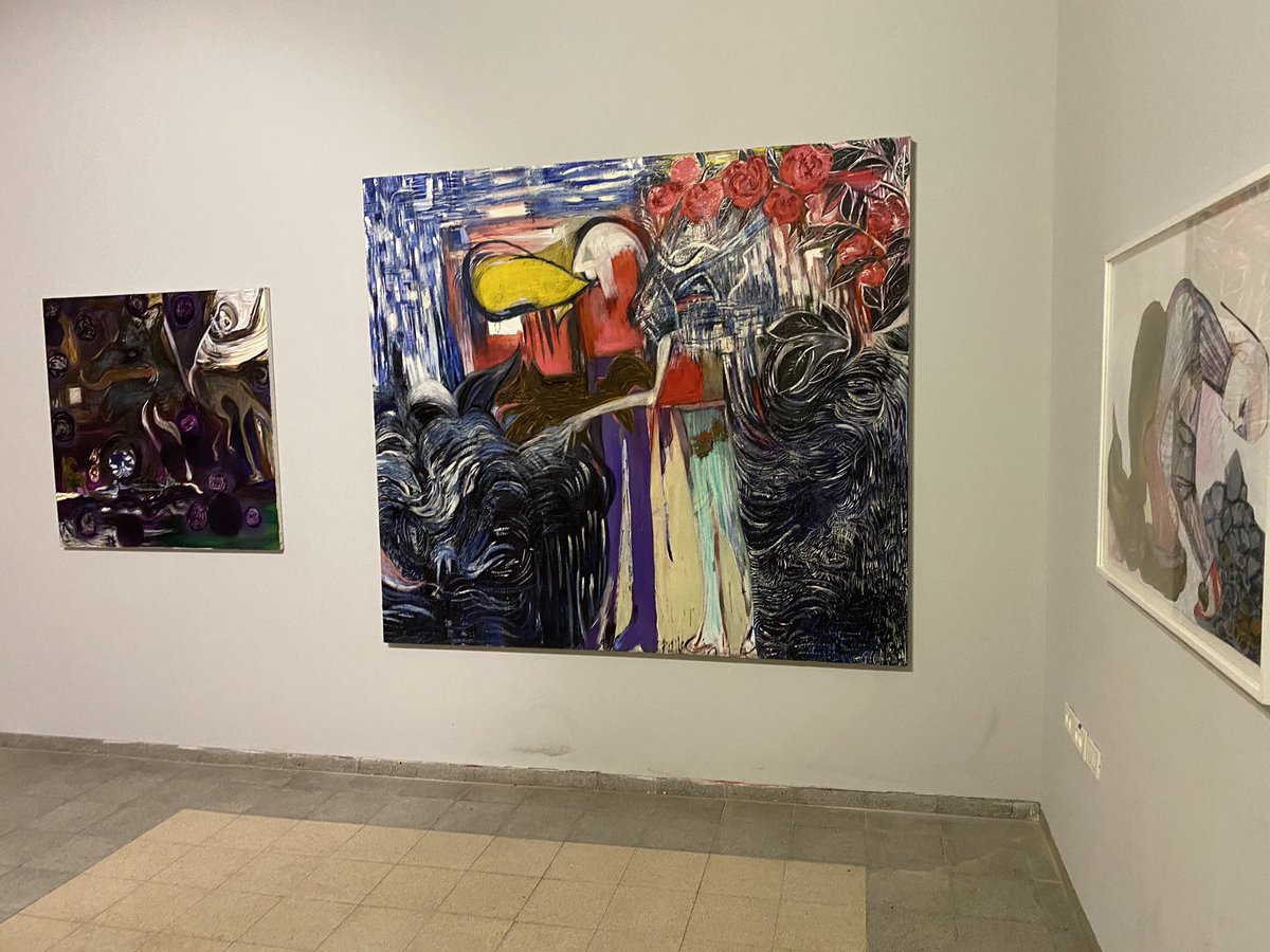 טוב מאד שסוגרים מסעדות , טוב מאד שסוגרים מוזיאון בשבת. אנשים יהיו יותר פנויים לבוא להפגנות.🥊 בתמונות  עבודות שלי מתערוכה קבוצתית במוזיאון נחום גוטמן, פתוח היום , ומחר..: הופה!