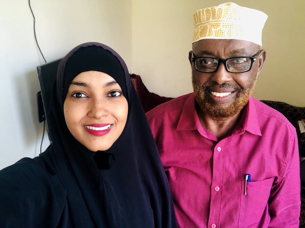 Waa Aniga iyo Aabahey Mohamed Elmi Guure. Kaliya iima aha waalid sido kale waa saaxiibka iyo la taliyaha nolasheyda. Adiga wax kugu ahey Maanta Aabo, wana ku faana inaa ahey gabadhaada. you will forever be the best man in ma life #Aabo. i love you so much Baba🌹 #JummahMubarak