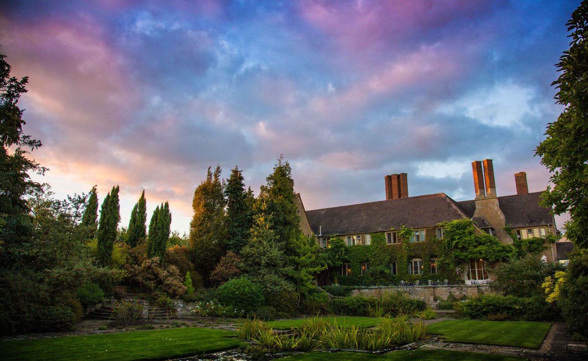 EdenMarketiers's tweet photo. Take a break @MalloryCourt and bring along your pooch! Book a stay https://t.co/TQZvKGg2zP and discover Warwickshire. There’s plenty of paw-fect trails we can recommend, read on for ideal ‘walkies’… https://t.co/xerld34fje #Warwickshire #ShakespearesEngland #LoveEden https://t.co/ez10QDjTS9